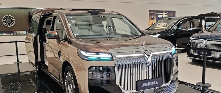 41.99万起，岚图梦想家9上市，搭载华为乾崑智驾ADS 5和鸿蒙座舱