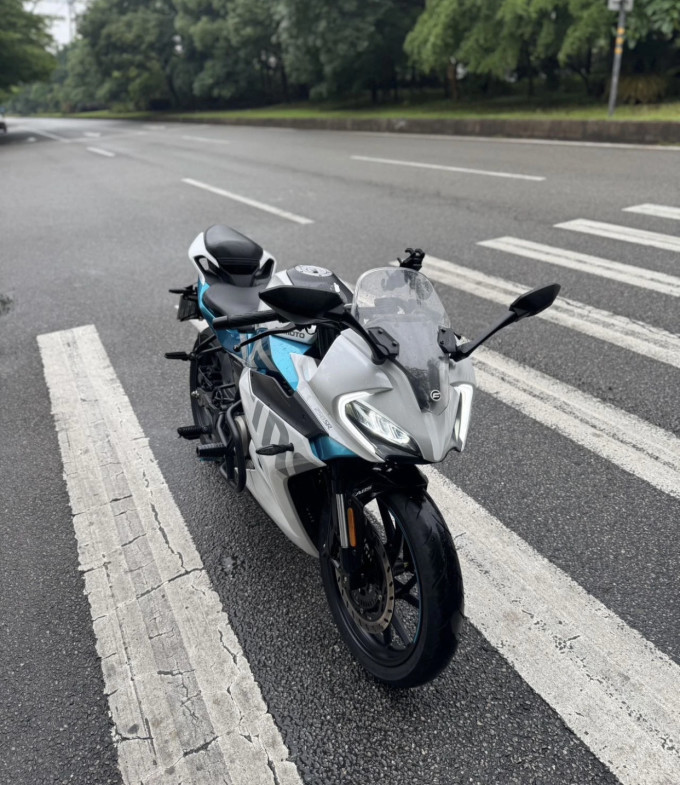 摩托车整车