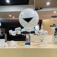 手冲咖啡机器人换个装🤖️，太空旅客的即视感有木有？