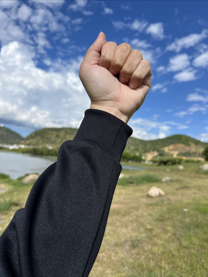 阿迪达斯运动夹克