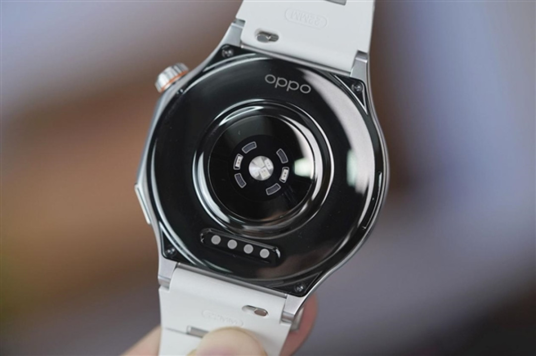 新一代安卓表皇！OPPO Watch X3寰月钛图赏
