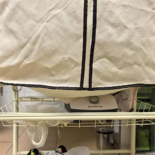 秋雨带钉在川渝陕南到月底，阴干衣服发臭的锅不在洗衣液：1.7万赞"100元摆脱臭衣服"、322评"别再迷信除湿机干衣"和两边倒的用电实测翻完——100元布罩机、几百元除湿机、洗烘一体、两千多独立热泵，按租房、养猫、有娃对号入座