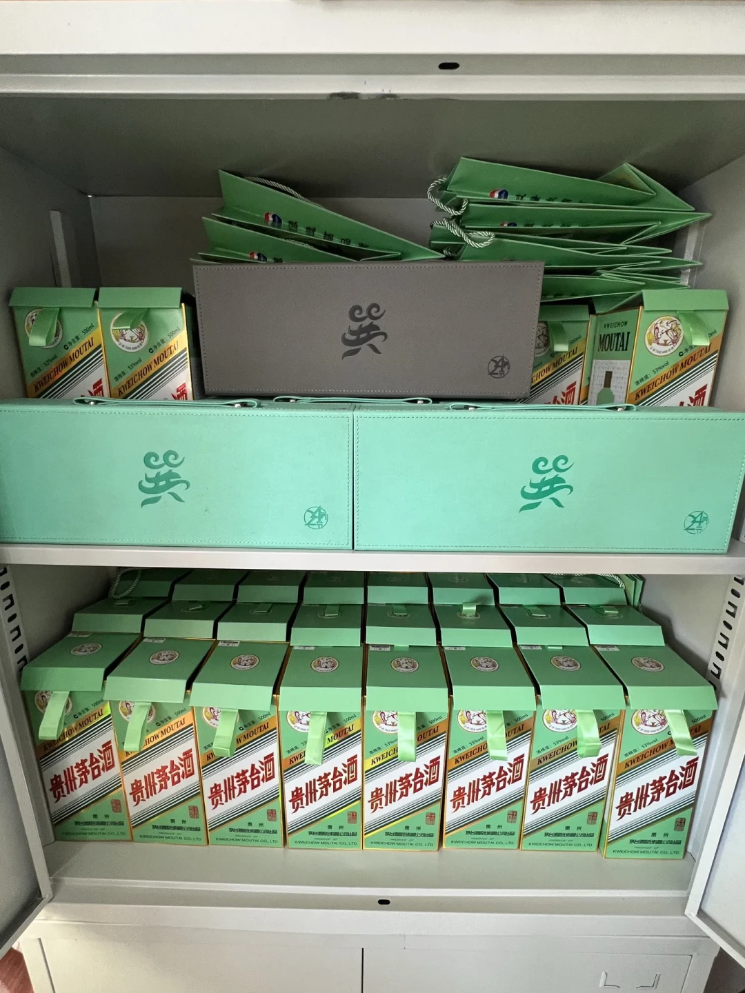 1分钟售罄、24小时无人接货:2199元茅台四季酒,设每天9:09的闹钟前,先看节气酒从两万到五千五的曲线