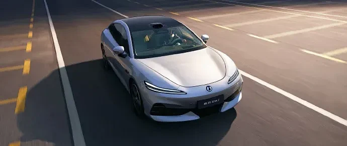 纯电续航1100km！比亚迪新车上市，以科技解锁新豪华