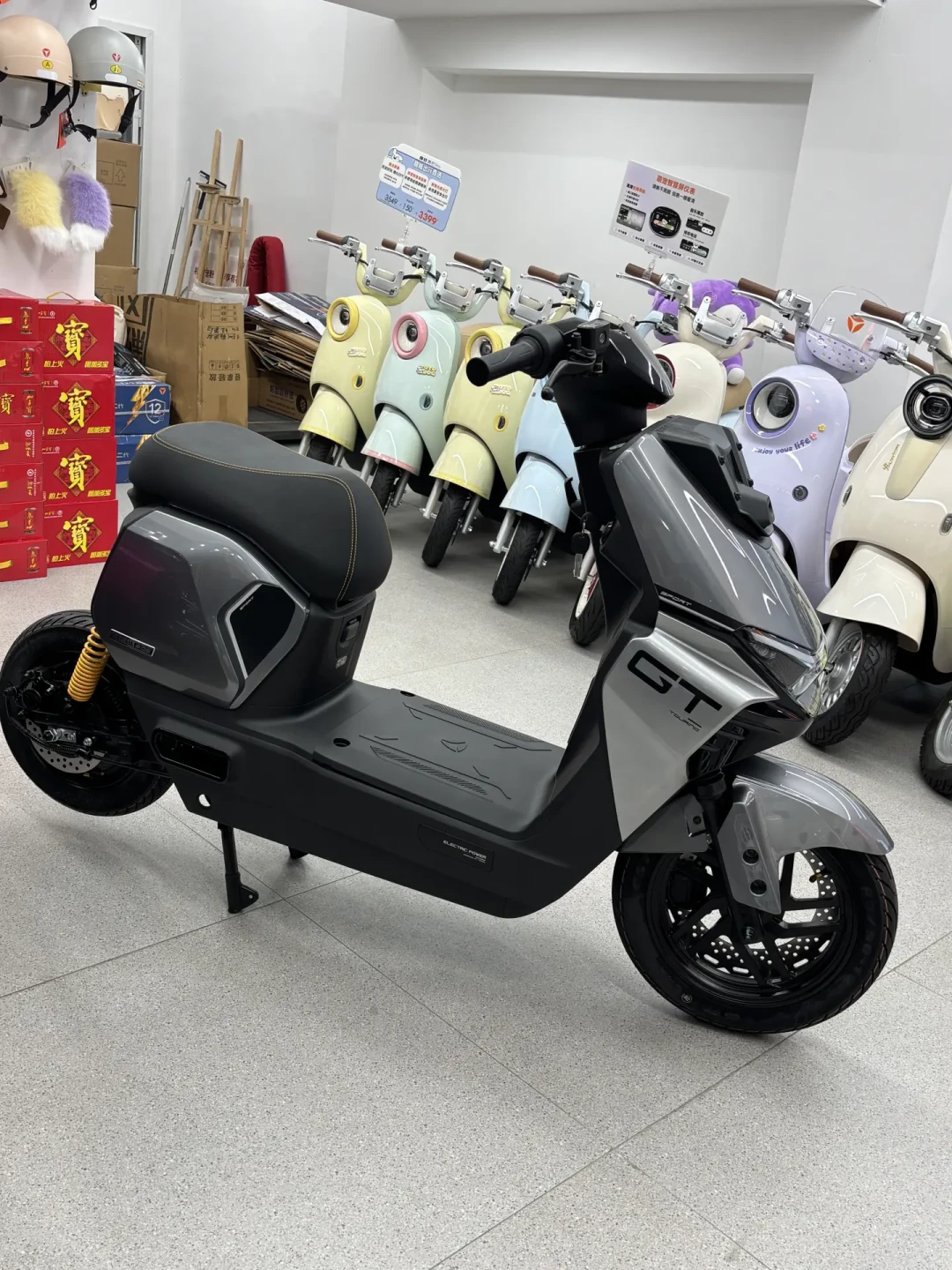 老板说“二代90就是90S”:白鲨名下藏着60/80/90/90S加电自电摩双属性,翻完190条避雷评论、13个成交价和一张经销商对比图,付款前的三步核验我理清了