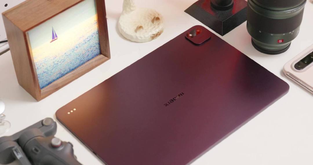 2999的Pad 9今晚跟着18 Pro开售:比上代贵800、芯片原地踏步,Pro还把骁龙8至尊换成了8 Gen5——对完配置、价格、口碑、时机四本账,追剧党、考研党、轻办公党各买哪档、等不等双11,清楚了