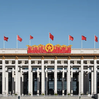 国庆前刷屏的「代约」广告，身份证要不要给？代抢群里一张国博票只值40块、一天流转70条带身份信息的订单——160万人抢2.6万张票、骗局5特征、本周放票日历和约满后进馆的3条正路，全核了