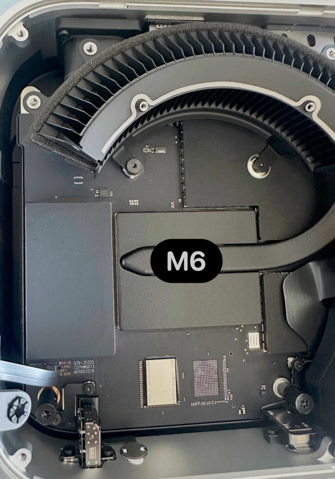 Mac mini M6拆解焊死上热搜第二天:二手M4被捧成