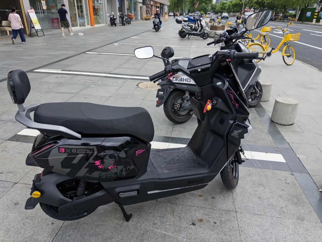 联动两个半月,星舰款已经买不到了:翻完60多条车主帖、4家门店价签和2条避雷帖,雅迪×绝区零四台痛车的落地账和坑我算清了