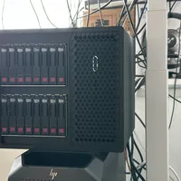 买不起硬盘的这个9月，DIY NAS玩家先实现了"机箱自由"