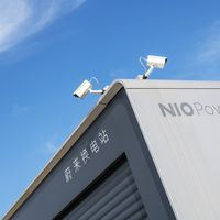 60万落地的问界M9开两年30万没人要、极氪7X一年只跌1.8万：二手电车已经没法一句话总结——购置税减半第一年买二手白省一笔税，但三电终身质保过户清零，掏钱前先算三笔账、问四句话