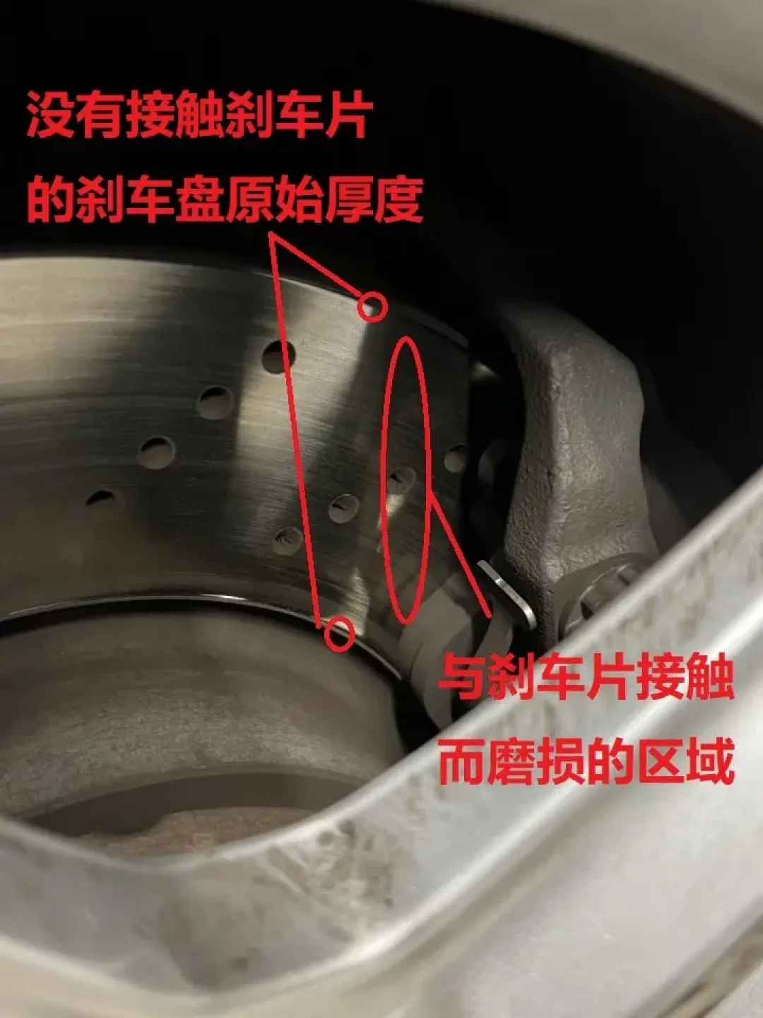 『下折多山踩刹车踩到膝盖痛』对完2吨车落差1700米释放9度电的能量账、兰州11·3通报里