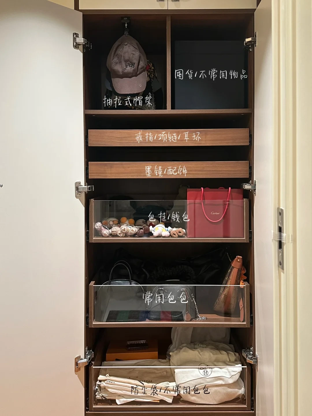 防尘袋比包先霉:翻遍14篇换季收纳翻车帖,才懂保包关键是那个压不下来的湿度数