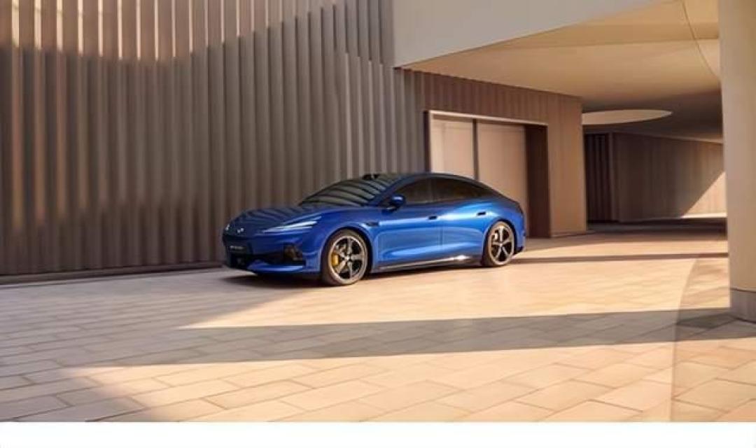 5系28万、E级31.99万：腾势Z9S 25.58万上市这天，先看懂两边“最低价”的附加条件