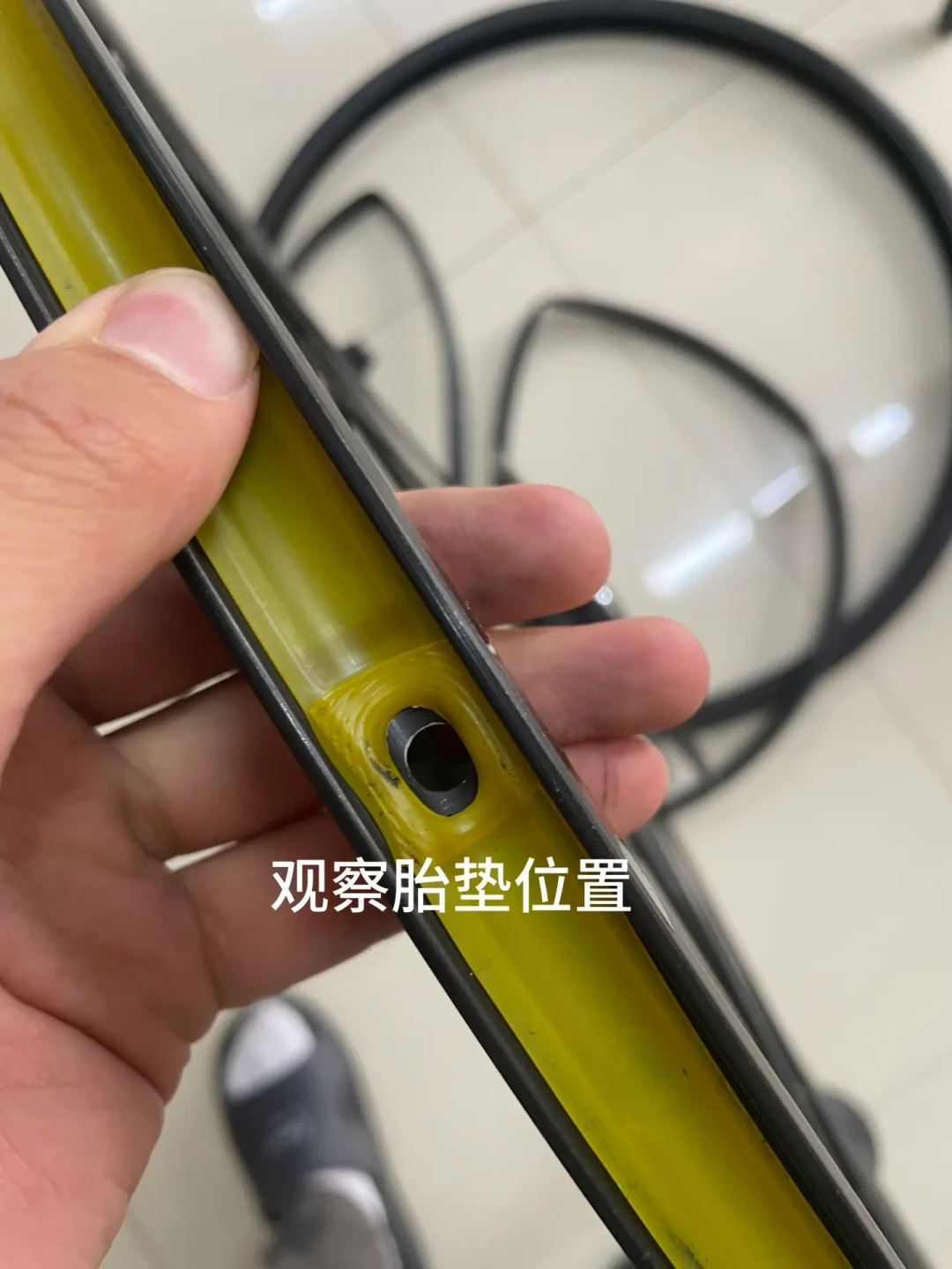换胎党注意:极速380换28c同路线省5分钟、换32c实测速度没变,国庆前进喜德盛门店换胎前,速度、胎噪、内胎、工费四本账我先对完