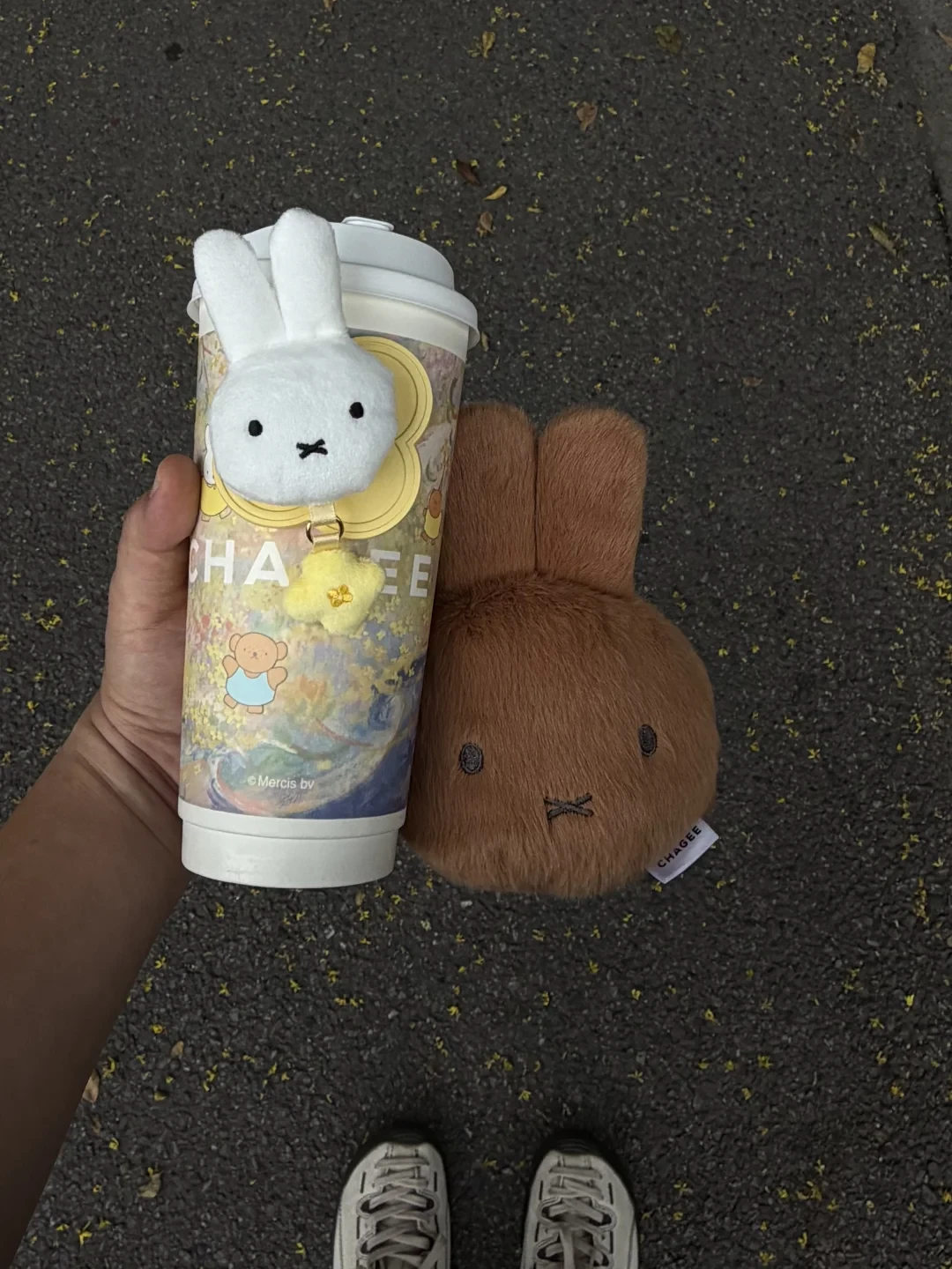 中秋还剩2天,霸王茶姬桂花四杯明天开卖,评论区全是