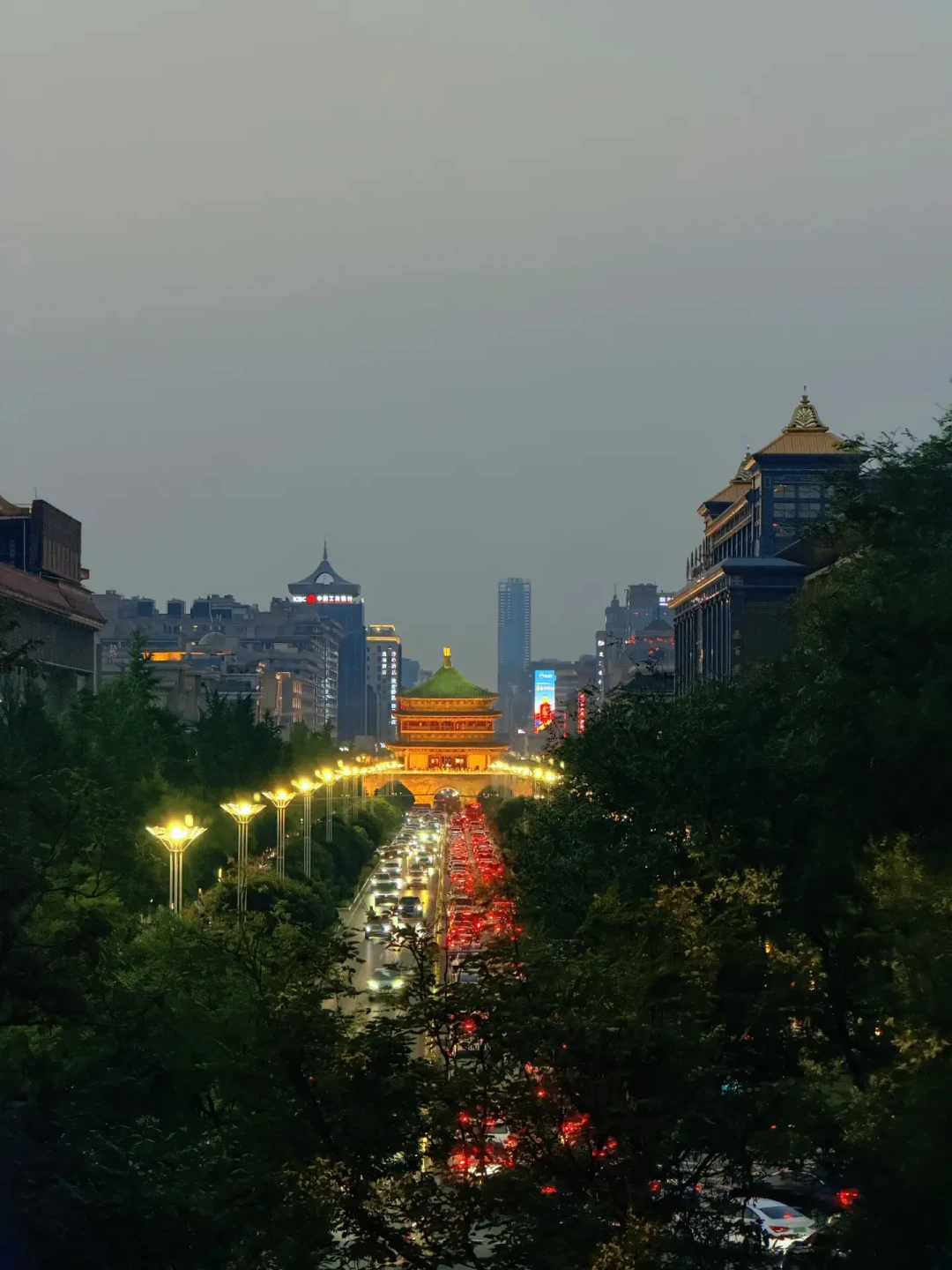 不禁摩的城市画了条线：西安今发通告，6路段夜间禁400cc以上摩托，10月8日施行——六条通告我逐条拆完了