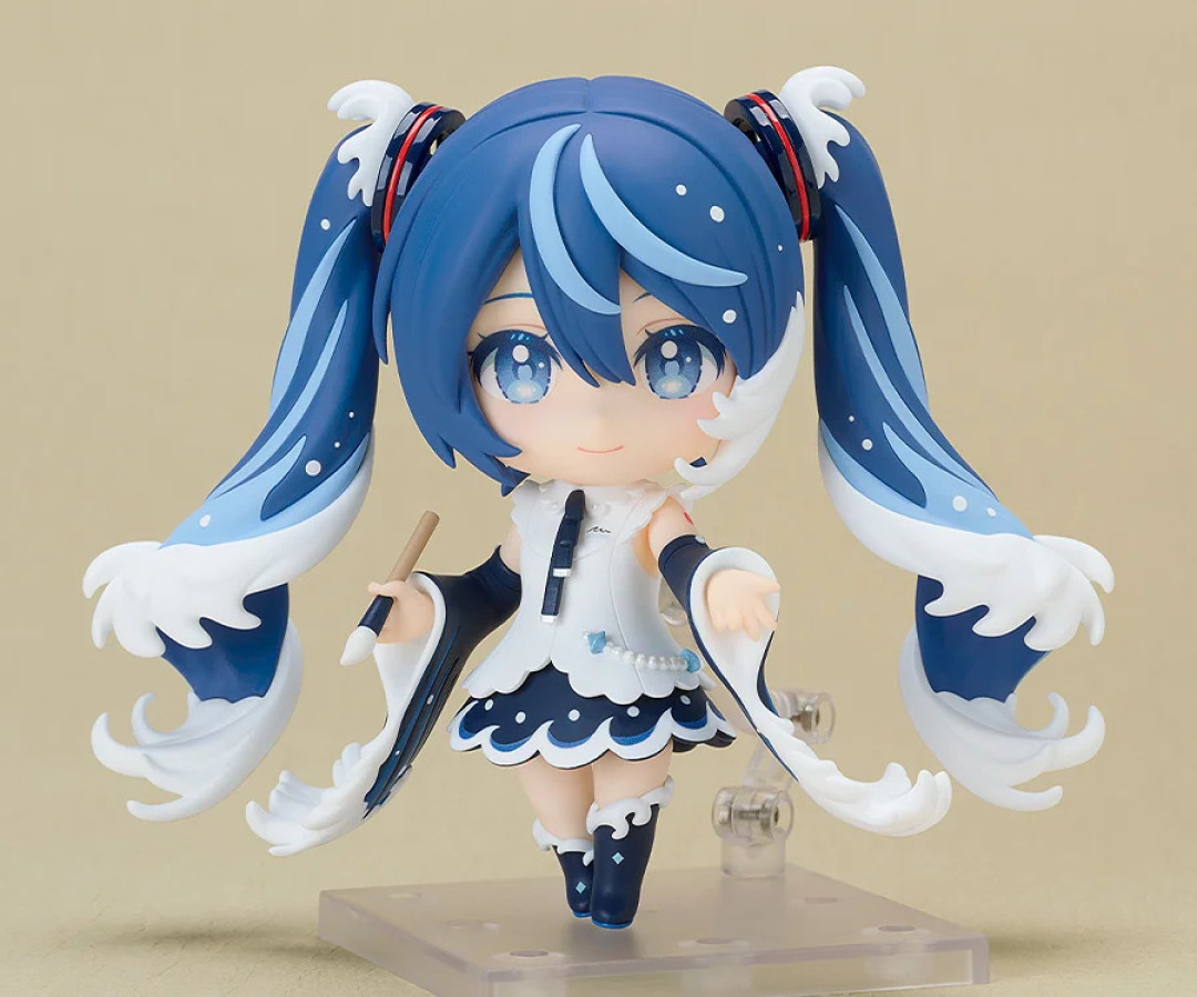8,500日元、2027年4月出荷：GSC粘土人「葛饰北斋×初音未来」开订——双马尾化作《神奈川冲浪里》的浪、东博「见返美人ミク」后第二站，评论区1,202赞「我操这个好看」vs 72赞「橡皮泥感好重」、印刷博物馆展首日镜子画除葱全切：交定金、冲现场还是等10月下旬通贩，这三笔账我替你摸完了
