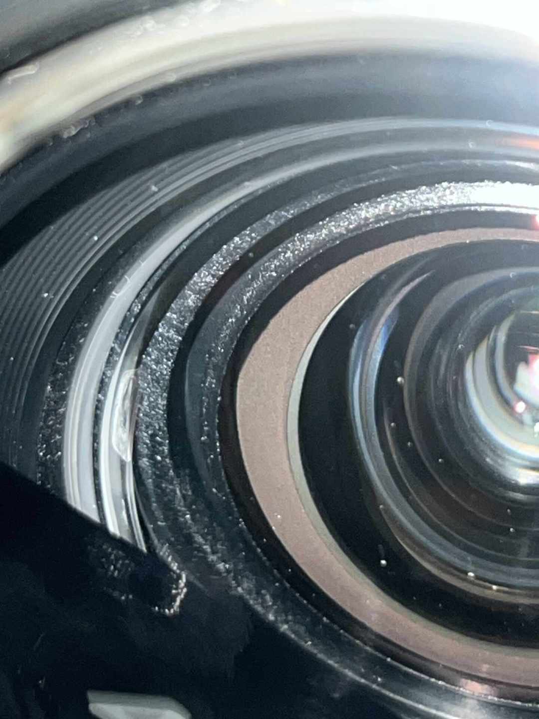 主板“不算主要部件”自费886,镜头进灰“过保”全额:翻完Vidda这页“保后”维权帖,双11前先弄清你的机器保到几年