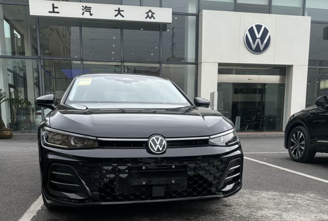 帕萨特Pro一口价13.99万、探岳终端6.3折:抄底大众燃油车前,先对清三张价格表