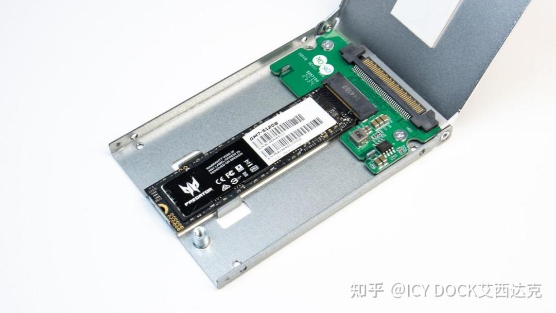 ICY DOCK九月连上两款新品:2399元的四盘位PCIe 5.0扩展卡,值不值一篇算清