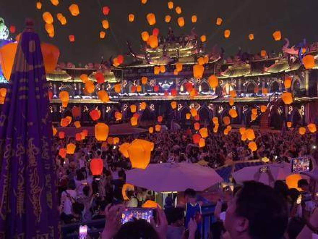 国庆去万岁山别照搬去年攻略:音乐节不用单独买票,但“100元玩3天”高峰暂停了