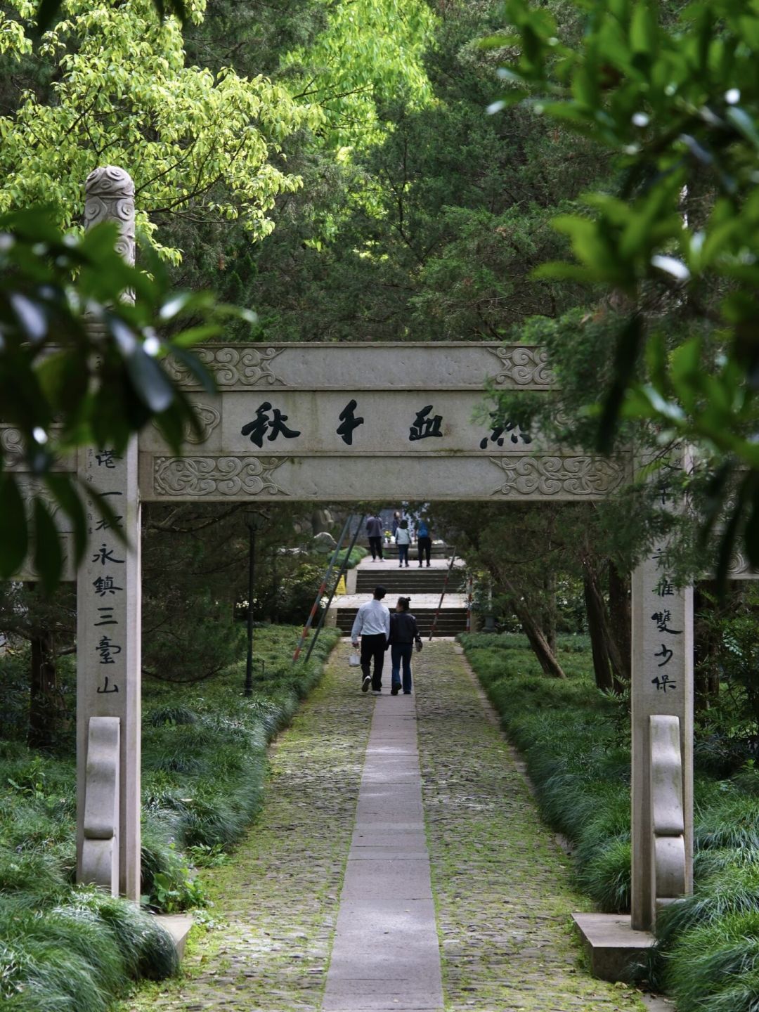 气的人不弃坑,无聊的人当场退出:今年 10 条《明朝那些事儿》弃坑帖,排出来一条比书评诚实的曲线