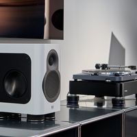 剑桥L/R X预售1.89万、Kii Seven街价11万还带溢价：两对“侧低音”音箱差五倍，这9万到底买什么？