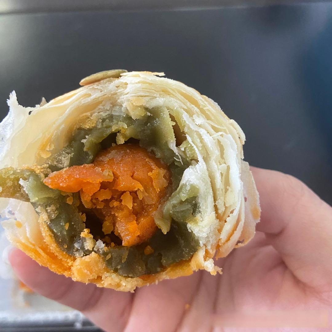 从奇趣月饼到松弛生活,年轻人用创意解锁当代中秋风物志