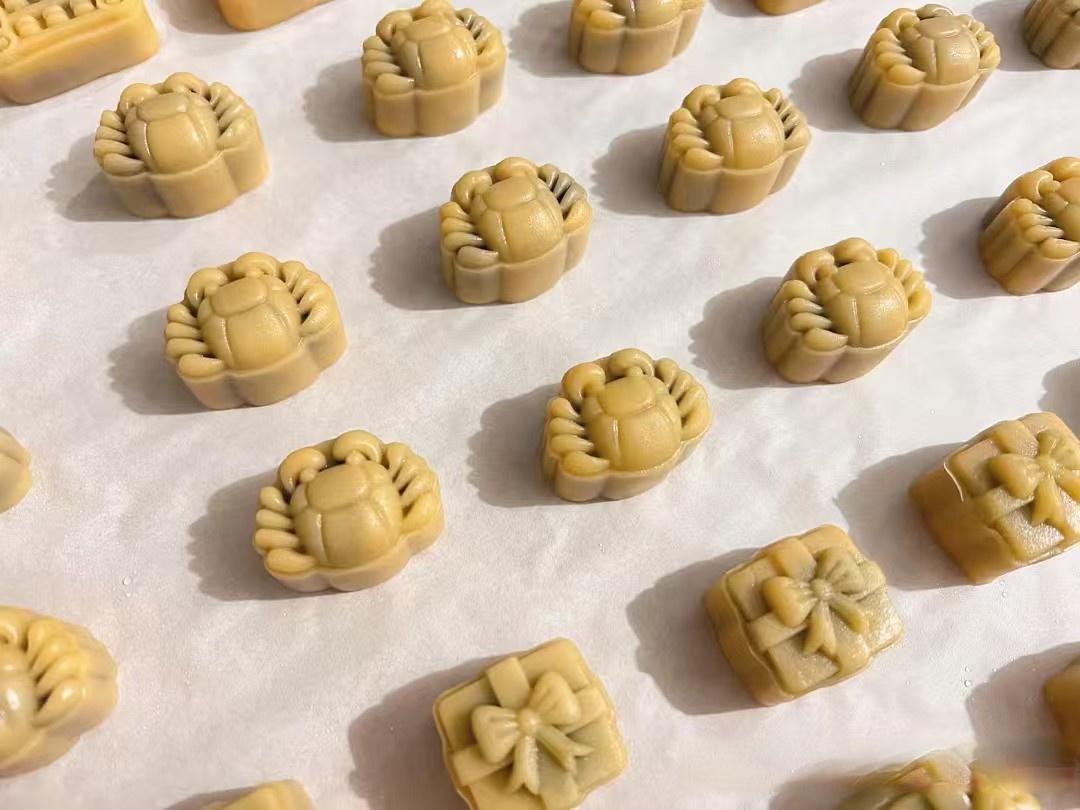 从奇趣月饼到松弛生活,年轻人用创意解锁当代中秋风物志
