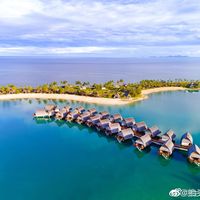 第四季还没播，度假审美先换景了：把《白莲花度假村》三季衣橱拆开，按预算抄作业