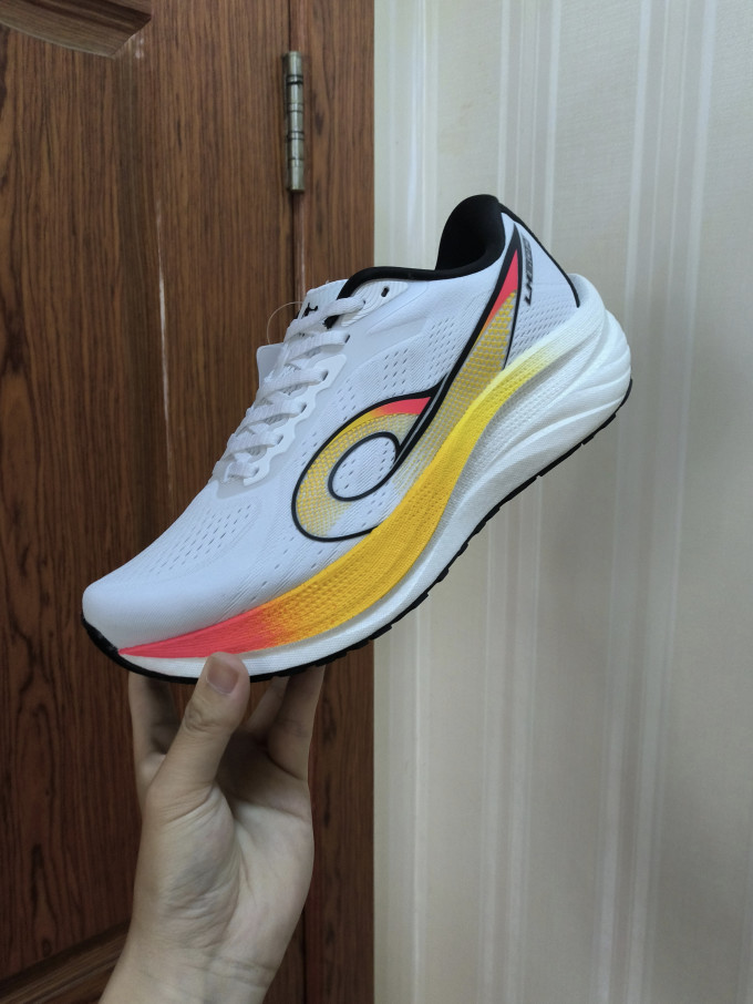 乔丹跑鞋