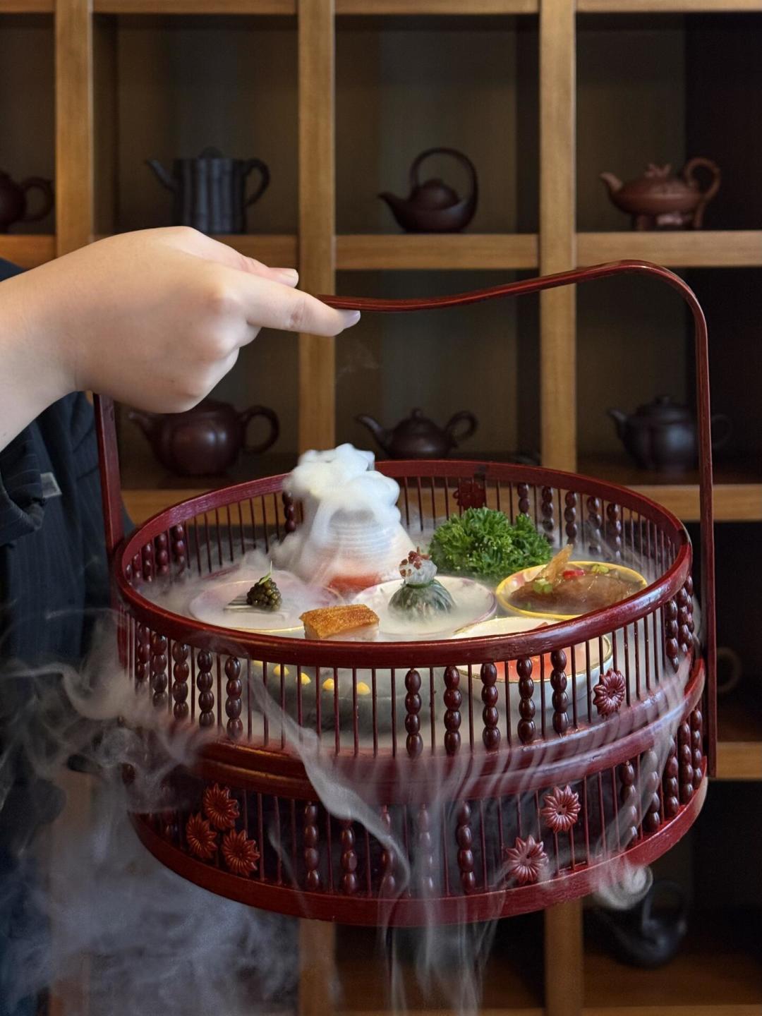 黄牛号炒到500、官方放号10秒没：国庆吃特色餐厅，先打赢