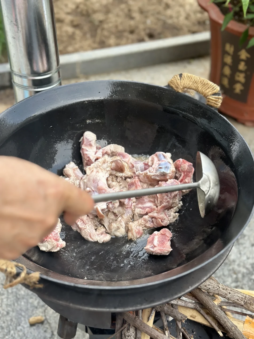 黄磊官宣退出《向往的生活》:蘑菇屋火没灭,但“下饭”的那个时代翻页了