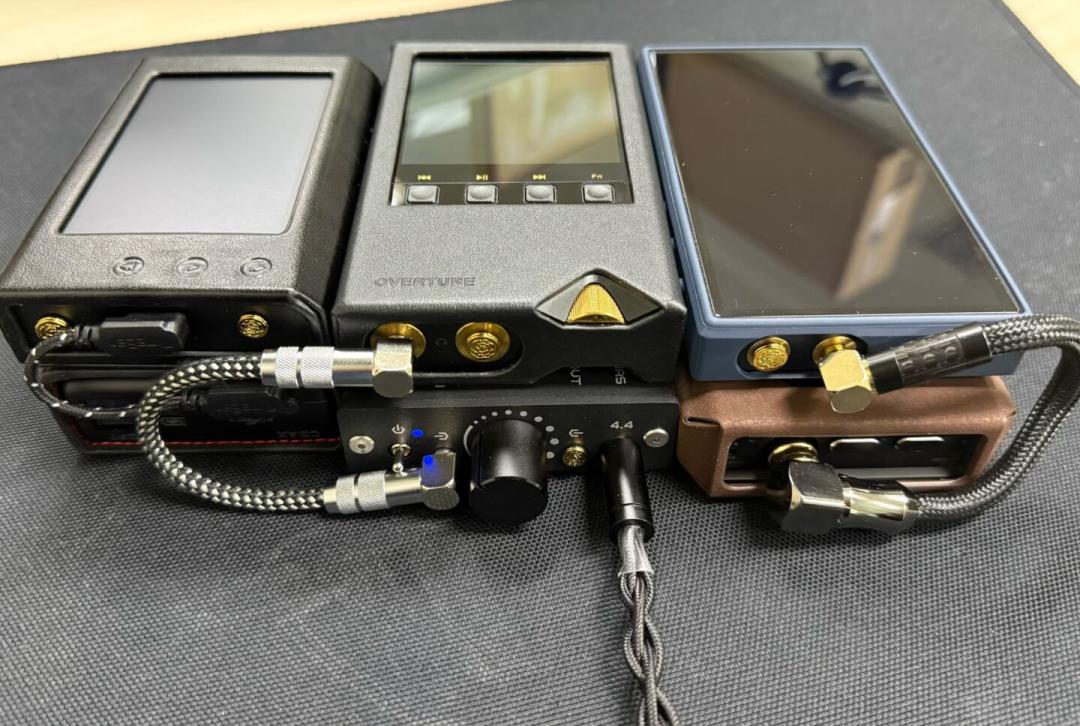 V3D2官价还没挂，评论区87条留言已经替它把最狠的问题吵完了