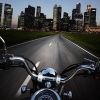 摩托车作为通勤工具的实用价值