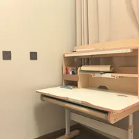 不听劝买了带书架的学习桌，装好半小时就退了：298条评论吵的其实是三笔账，想带爱果乐"岛"回家的，先量完再拍