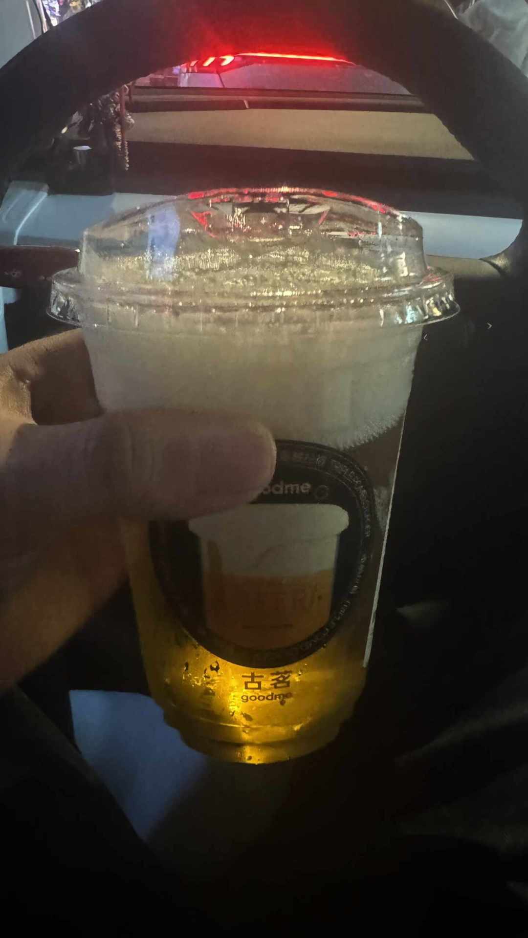 奶茶店认真卖酒了:古茗12块的现打生啤全国只有一家店、≥4.8度不是开玩笑——「像果茶」和「寡淡」两拨人说的都对,杭州买不到的,蜜雪系5.9元的福鹿家就在你楼下