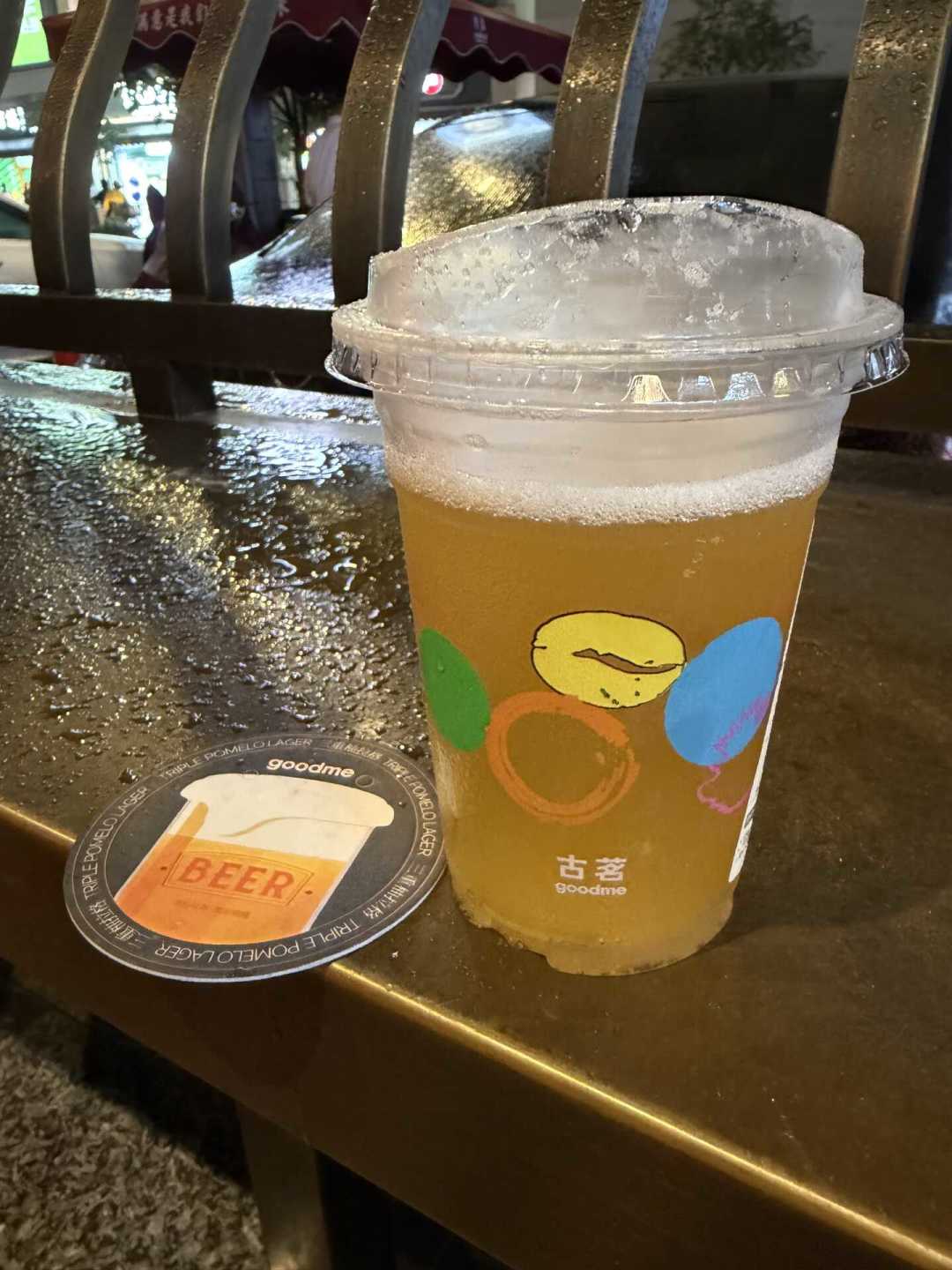 奶茶店认真卖酒了:古茗12块的现打生啤全国只有一家店、≥4.8度不是开玩笑——「像果茶」和「寡淡」两拨人说的都对,杭州买不到的,蜜雪系5.9元的福鹿家就在你楼下