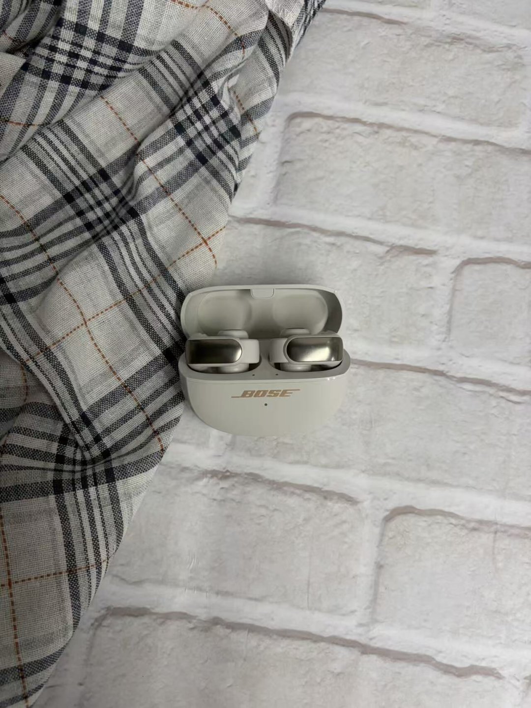 耳夹「横评」的软文刷屏了:从93元到1299元,连着Bose Ultra Open的价格阶梯帮你拆一遍