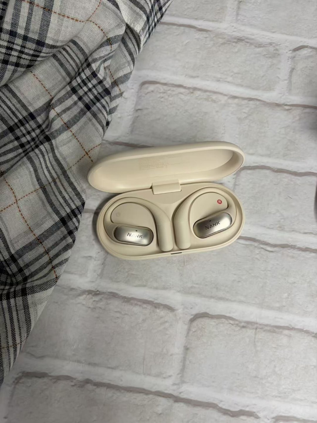 耳夹「横评」的软文刷屏了:从93元到1299元,连着Bose Ultra Open的价格阶梯帮你拆一遍