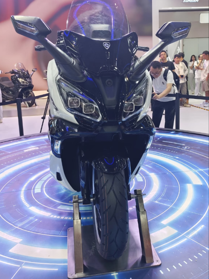 赛科龙摩托车整车