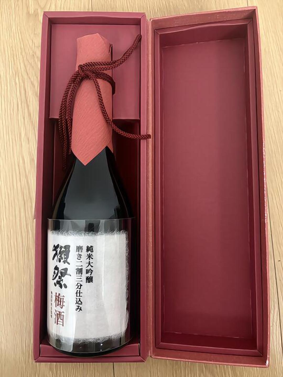 基酒就是獭祭23,这瓶梅酒凭什么京东挂近三倍?「梅酒爱马仕」的账,谁在付一次算清