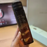 刷屏两个月的雅诗兰黛"复活水":宣传说直抵细胞核芯,成分表说它是小棕瓶的"超级丐版"