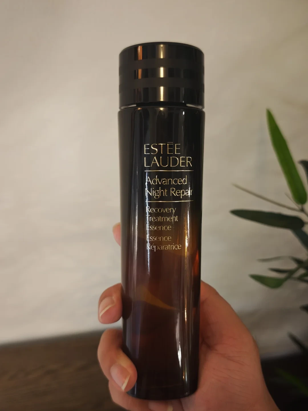 刷屏两个月的雅诗兰黛