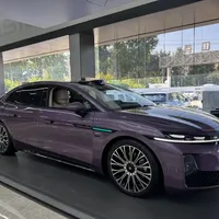 C-NCAP五星拦不住月销两位数：昊铂A800从24.98万跌到15万包牌，捡漏前先算清三本账