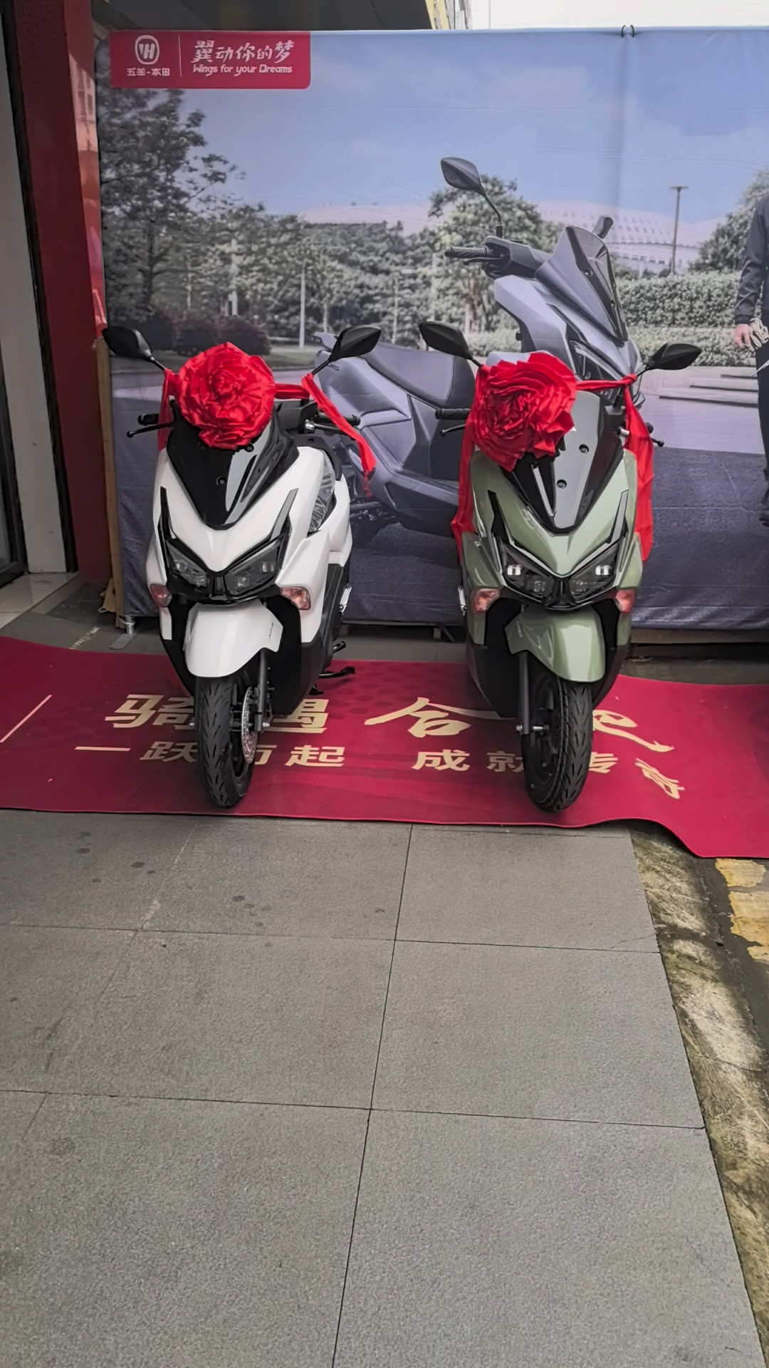 NWT125开始交付了:首批车主的3条反馈,和NS125FX差的那900元怎么算