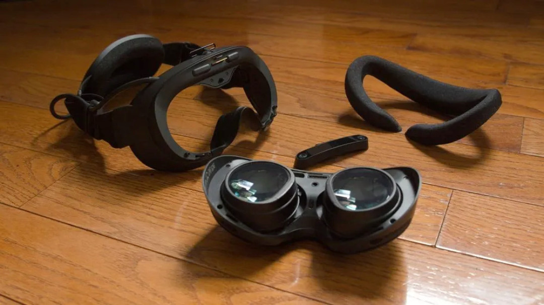 SteamFrame上市第9天:近视片要等手搓、首发名额被炒到1700刀,Meta的1299美元眼镜又来截胡