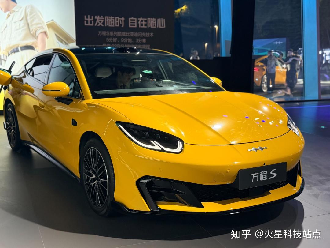 预售价直降4万、上市6天船夫哥亲自交车:方程S把磁流变和空悬摆成同一道不加钱的选择题,驾趣党下订前先把2套悬架、3笔账、4个坑跑完