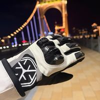 百元级碳纤维护具手套赛羽MC122